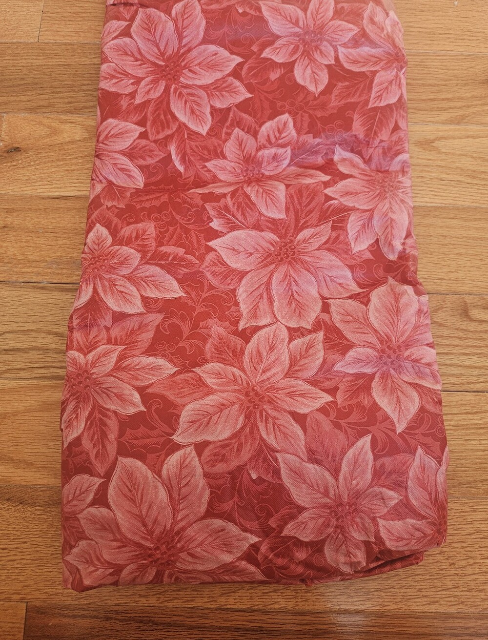 Poinsetta & Holly Vinyl Tablecloths